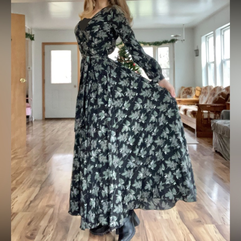 Ivy City Co Black and Green Floral Long Sleeve Dress Holly